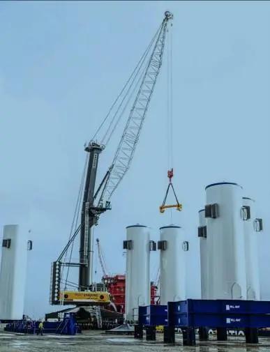 Liebherr LHM 800 at Port Esbjerg