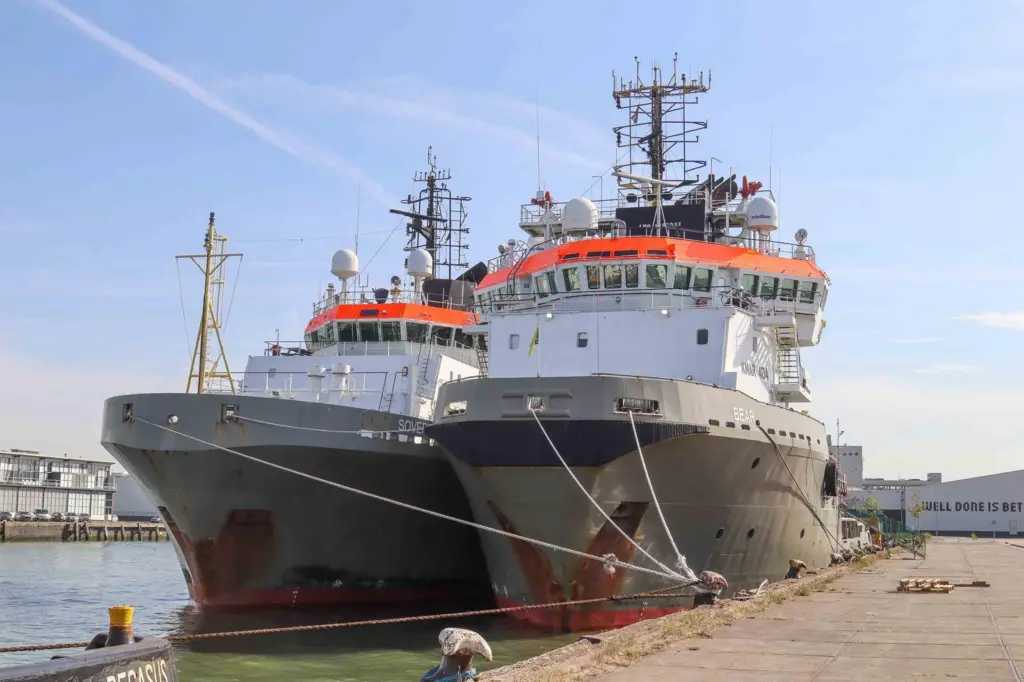 Boskalis operates a large fleet of powerful ocean-going tugs (Peter Barker)