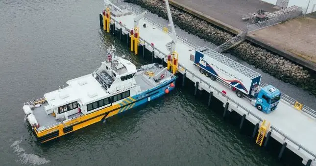 Hydrogen bunkering for Hydrocat 48