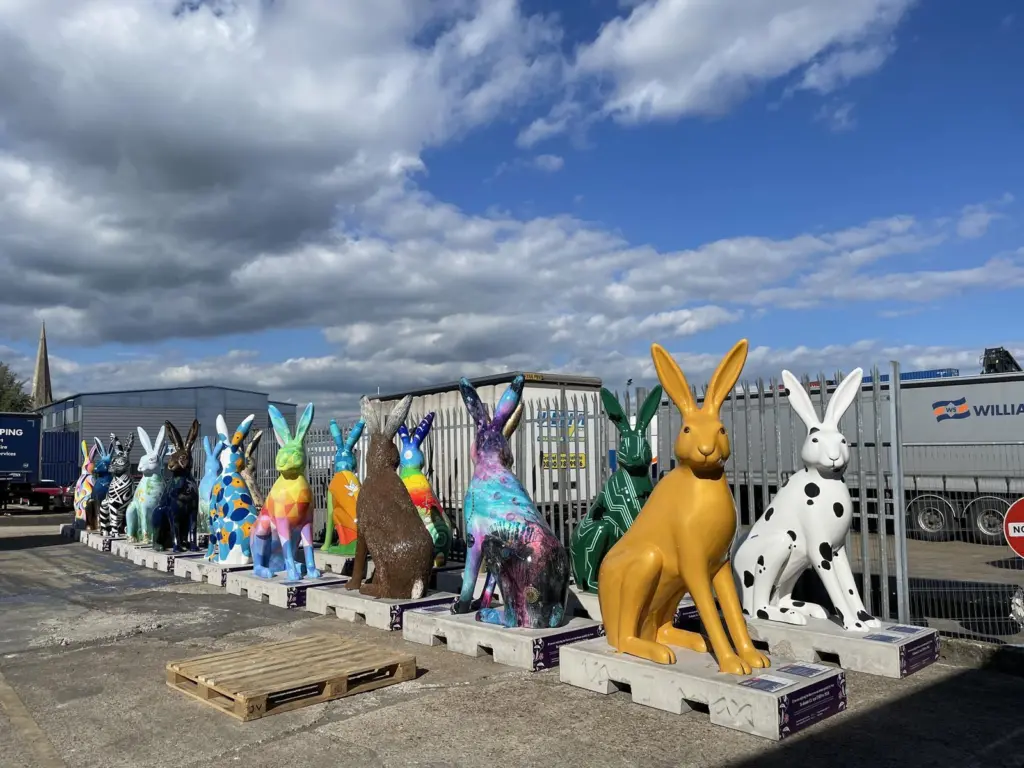 00_264125_hares2_183639