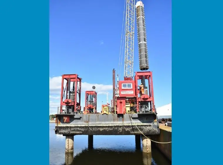 Haven Seaway having leg extensions fitted (Red7Marine)