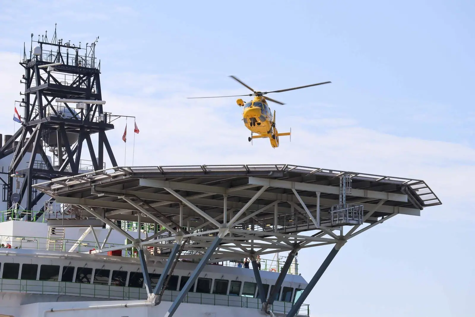 'Amazon's' visit allowed the transfer of pilots by helcopter to be demonstrated (Peter Barker)