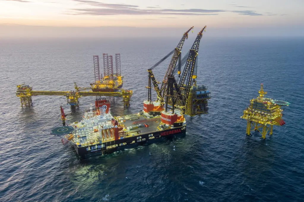 Heerema has nstalled TotalEnergies’ biggest Tyra II topside on the last remaining bare jacket at the Tyra field