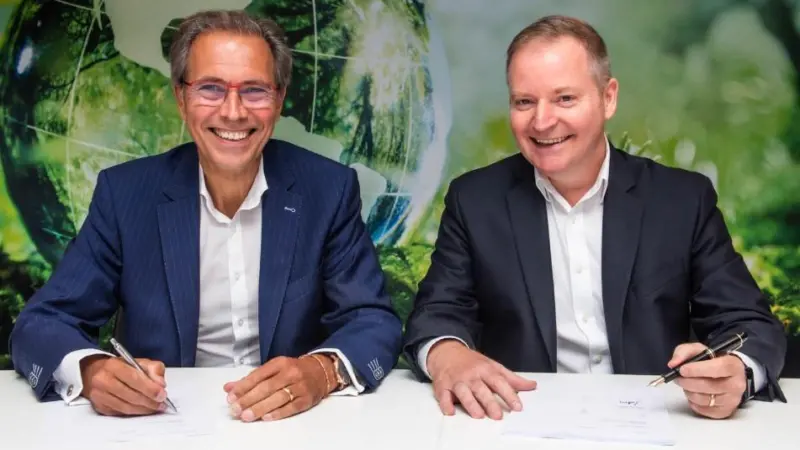 Wim Van Der Zande CEO of GIDARA Energy (left) and Geoff Holmes, PX Group CEO