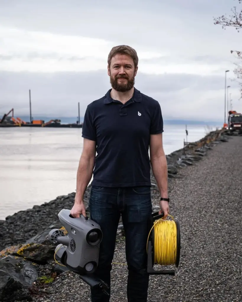 Trond Larsen as ROV pilot, headed out in harsh weather in a Targa 29 on a mission to obtain publishable footage of some of the damage