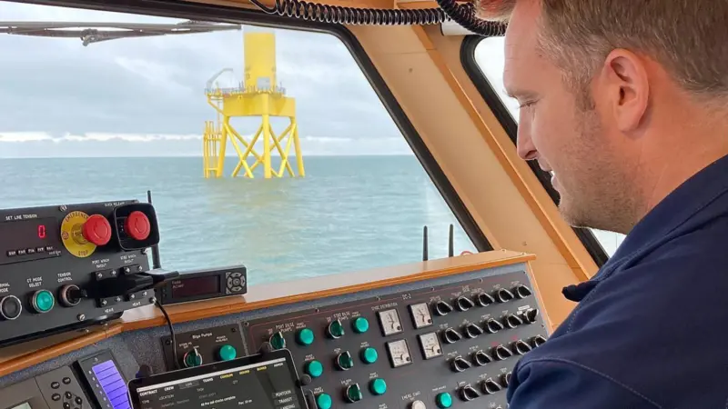 Aaron Trebilcock^J Master at Windcat Workboats^J using Reygar's DDPR (credit Windcat Workboats)