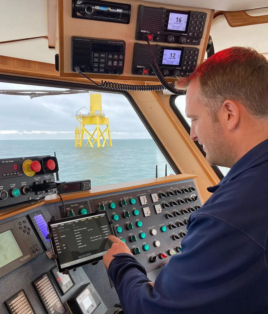 Aaron Trebilcock^J Master at Windcat Workboats^J using Reygar's DDPR (credit Windcat Workboats)