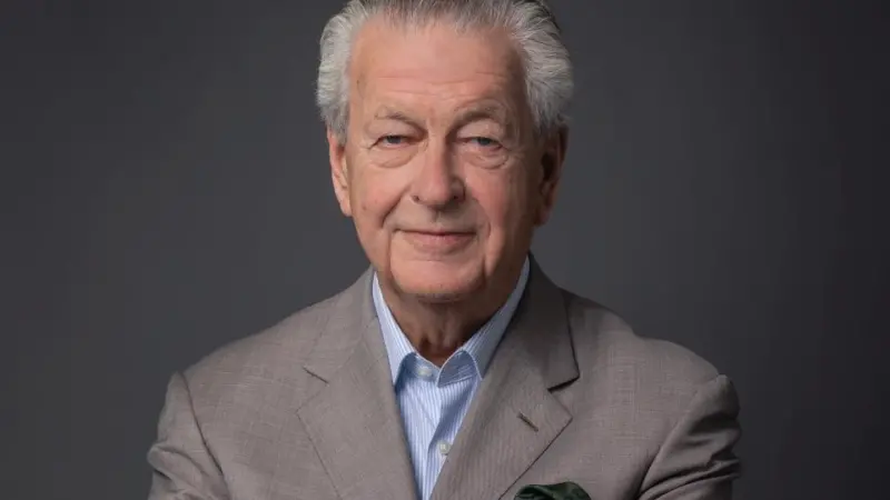 TOWLINES Kommer Damen has been awarded a Lifetime Achievement Award (Damen)
