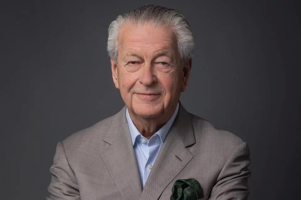 TOWLINES Kommer Damen has been awarded a Lifetime Achievement Award (Damen)