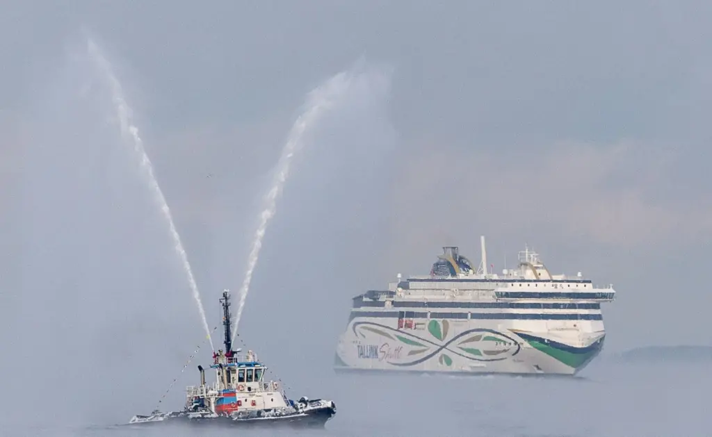 MyStar was brought into harbour by a tugboat with a water cannon display