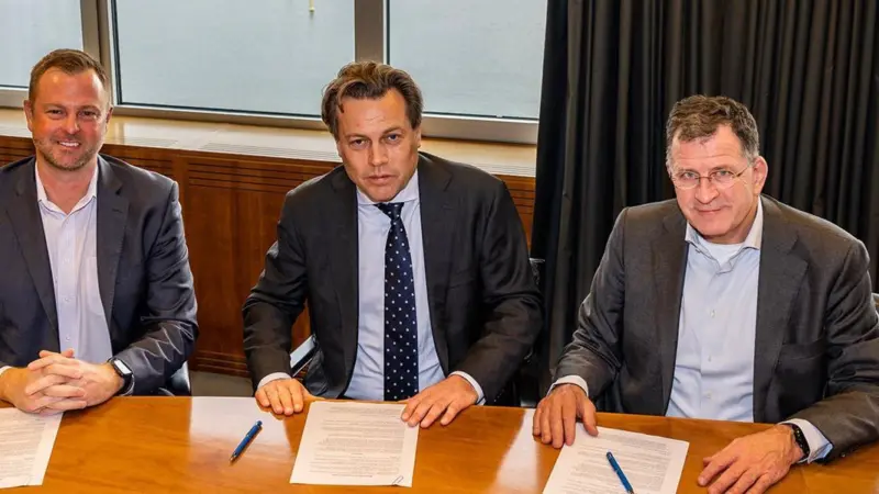 Damen, Caterpillar and Pon Power sign the MoU (Pon Cat)