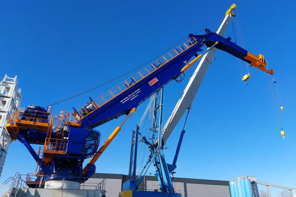 SMST 100t Knuckle Boom Crane