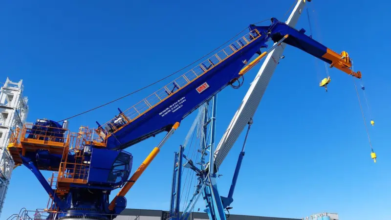 SMST 100t Knuckle Boom Crane