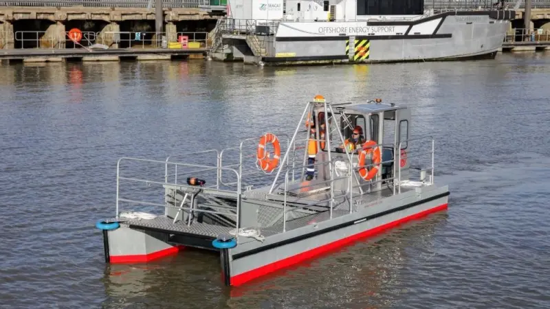 The Gannet - debris-eating hybrid workboat