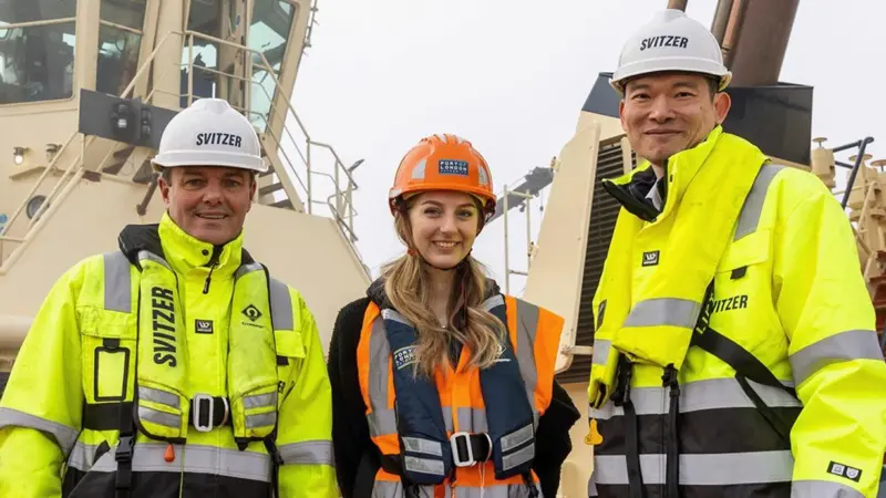 Svitzer's Dave Watson (left) and Cliff Chow (right) with Grace Staines from PLA's environmental team (PLA)