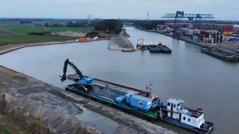 Twente Canal winding hole XL
