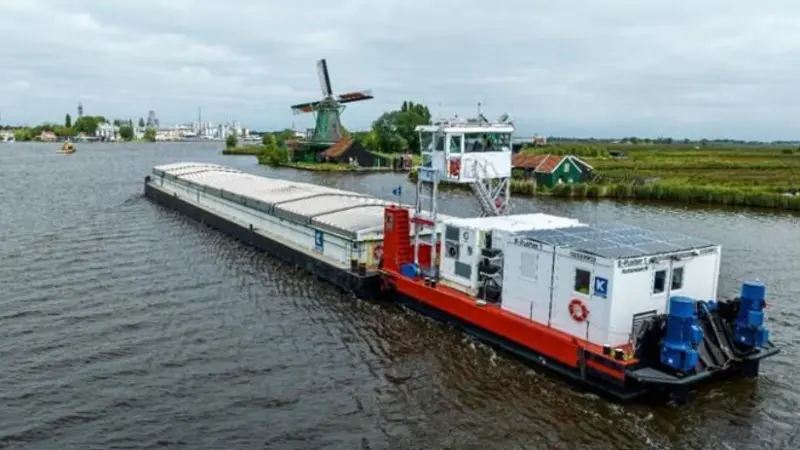 Emissions-free pusher tug by Kotug