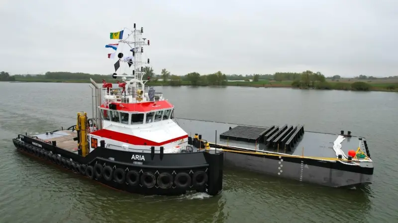 Damen delivers Shoalbuster 3209 'Aria' and a Stan Pontoon 4113 to A. R. Singh Contractors Ltd. (Damen)