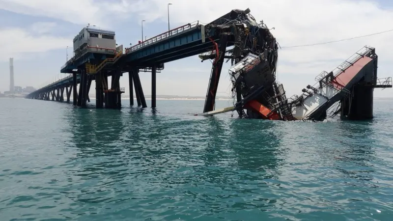 Collapsed jetty