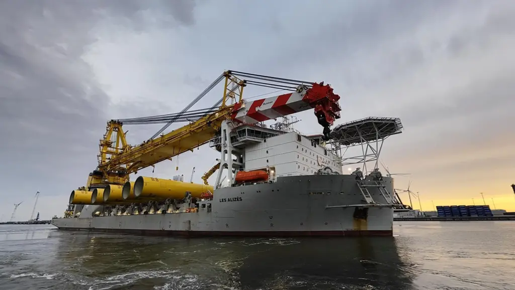 Jan De Nul Group - Les Alizés leaves Eemshaven to install first MP for BR3-GW3 - 08.2023