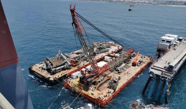Marine Masters BV successfully removed crane and jetty debris in Israel (Marine Masters)