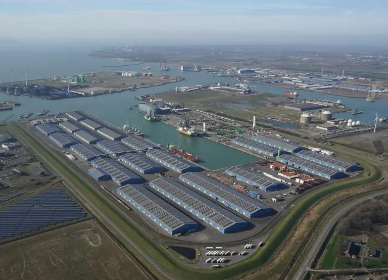 25 million kWh per year of solar power_VST