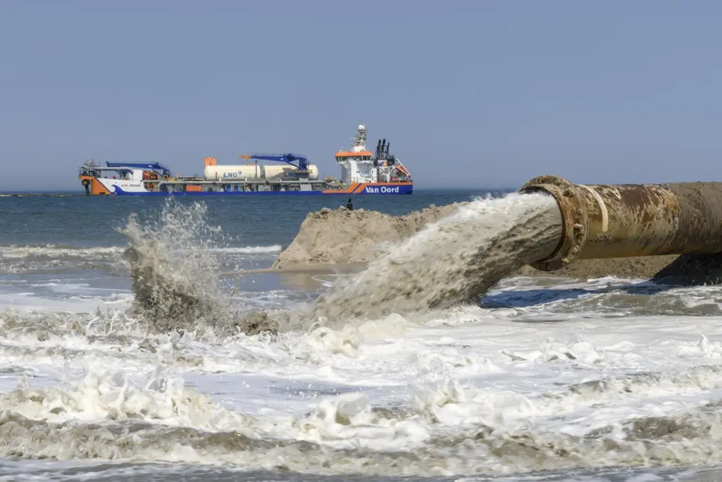 beach nourishment, kustlijnzorg 8, zeeland, netherlands, TSHD, LNG, Vox Ariane, dredging_0