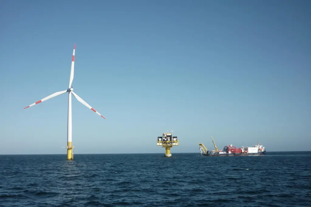 Floating offshore wind turbine