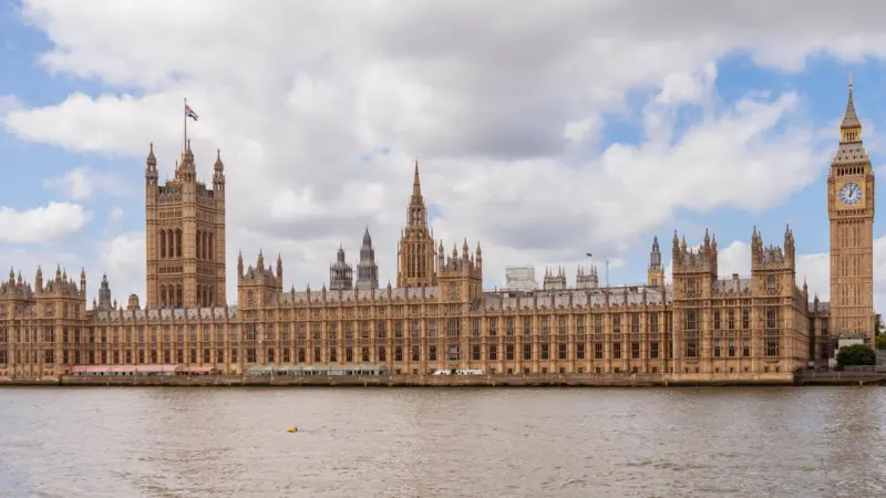 Houses_of_Parliament_in_2022_(cropped)