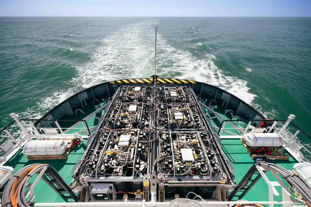 'Hydrotug 1' stores compressed hydrogen in six stillages installed on deck (CMB.TECH)