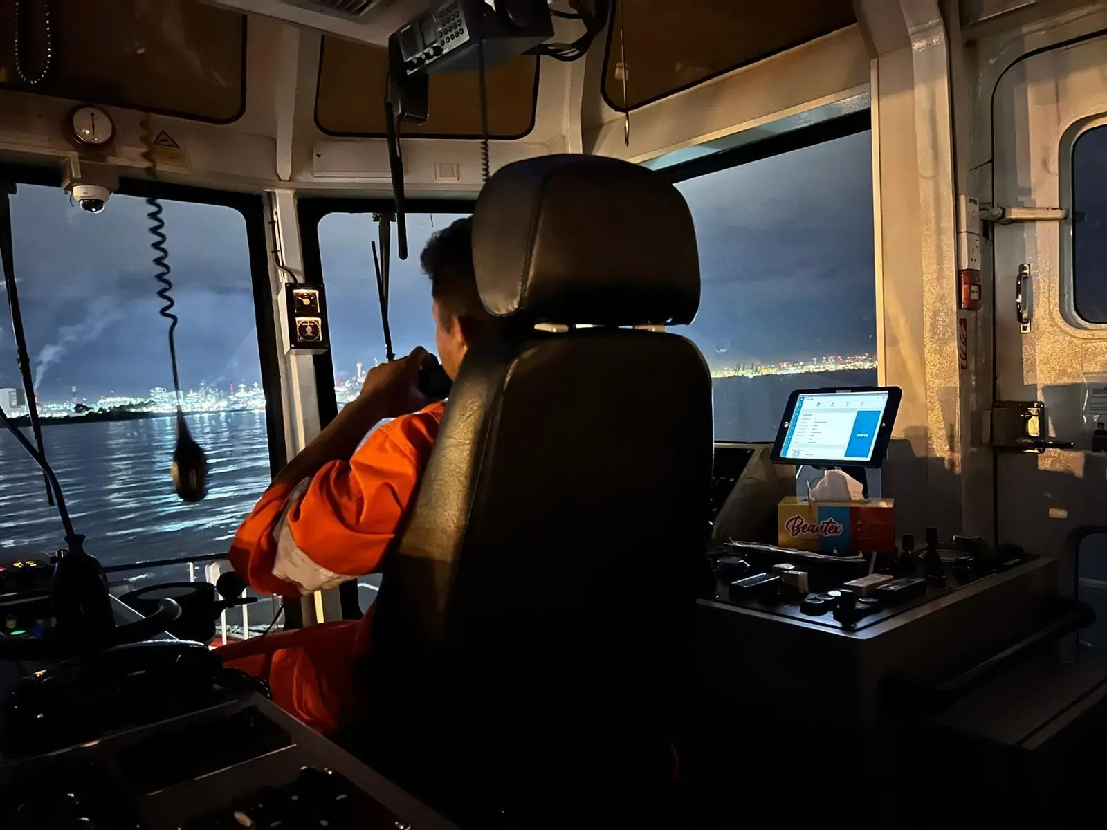 tug_operations_3