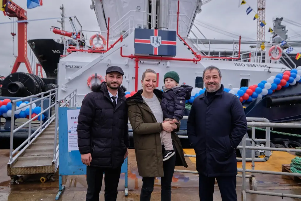 'Bo' is named after the son of the vessel's godmother Lara Konig (Sanmar) (002)
