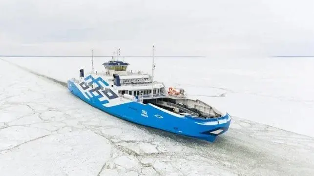 Toll-ro-ro-ferry-clearing-path-in-the-ice