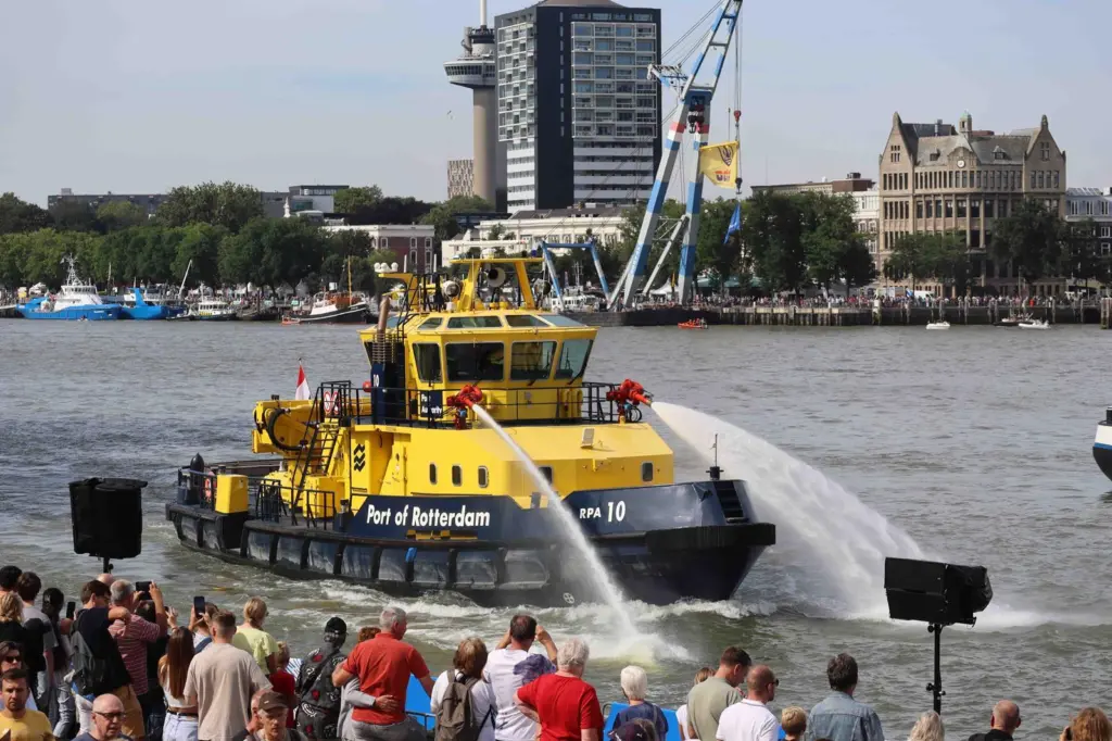 The work of the Port's own vessels is to be seen (Peter Barker)