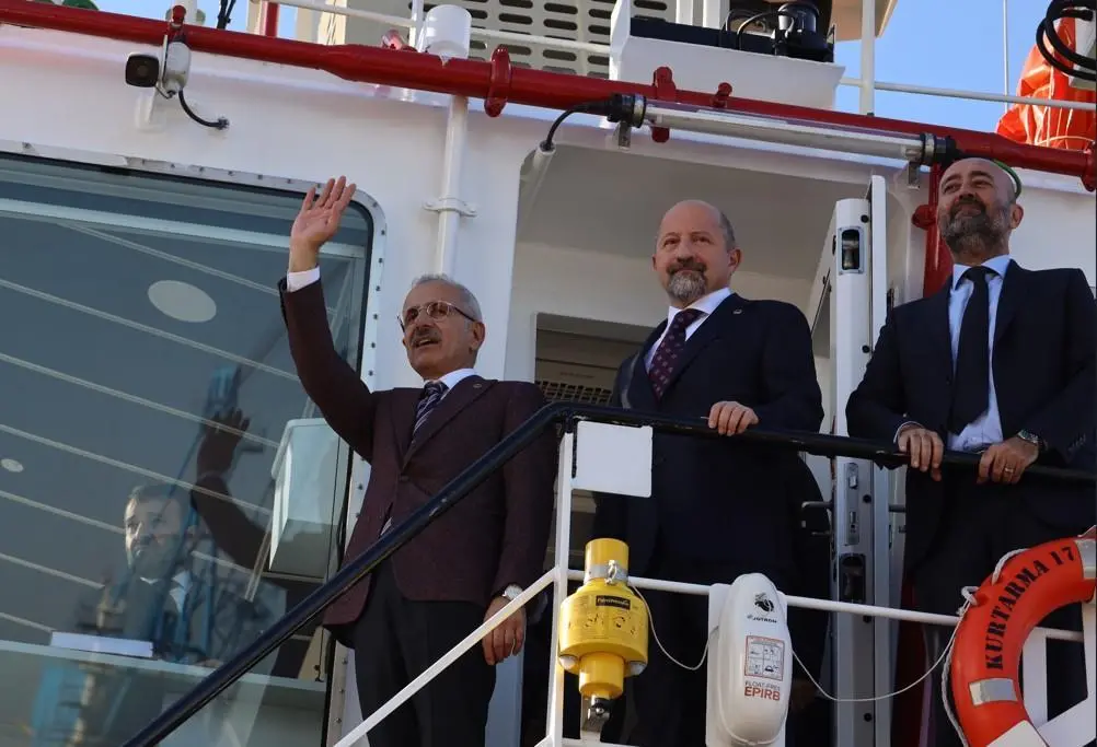 The chistening was attended by leading politicians and executives from Sanmar Shipyards (Sanmar)