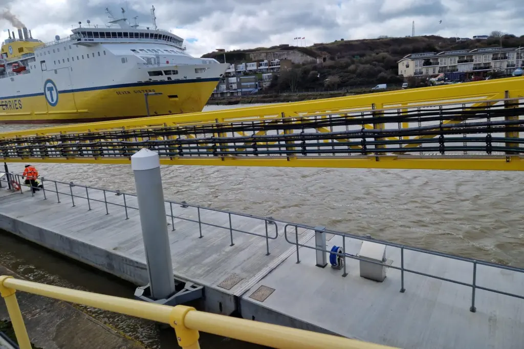 Floating concrete breakwater at Newhaven