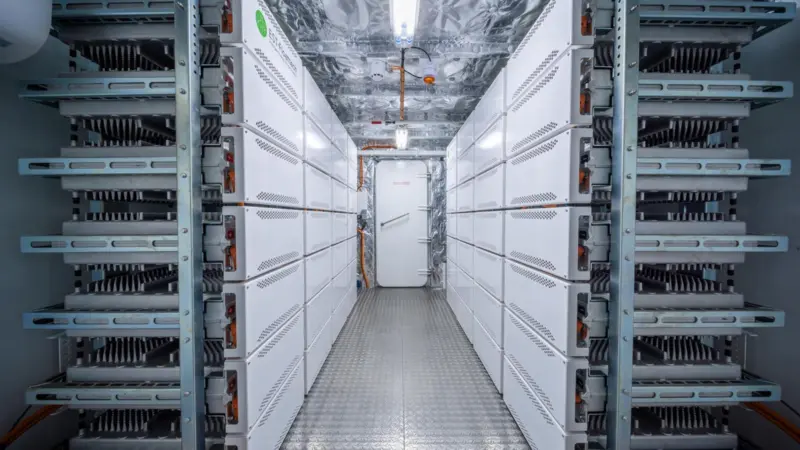 EST-Floattech_Octopus Series battery room