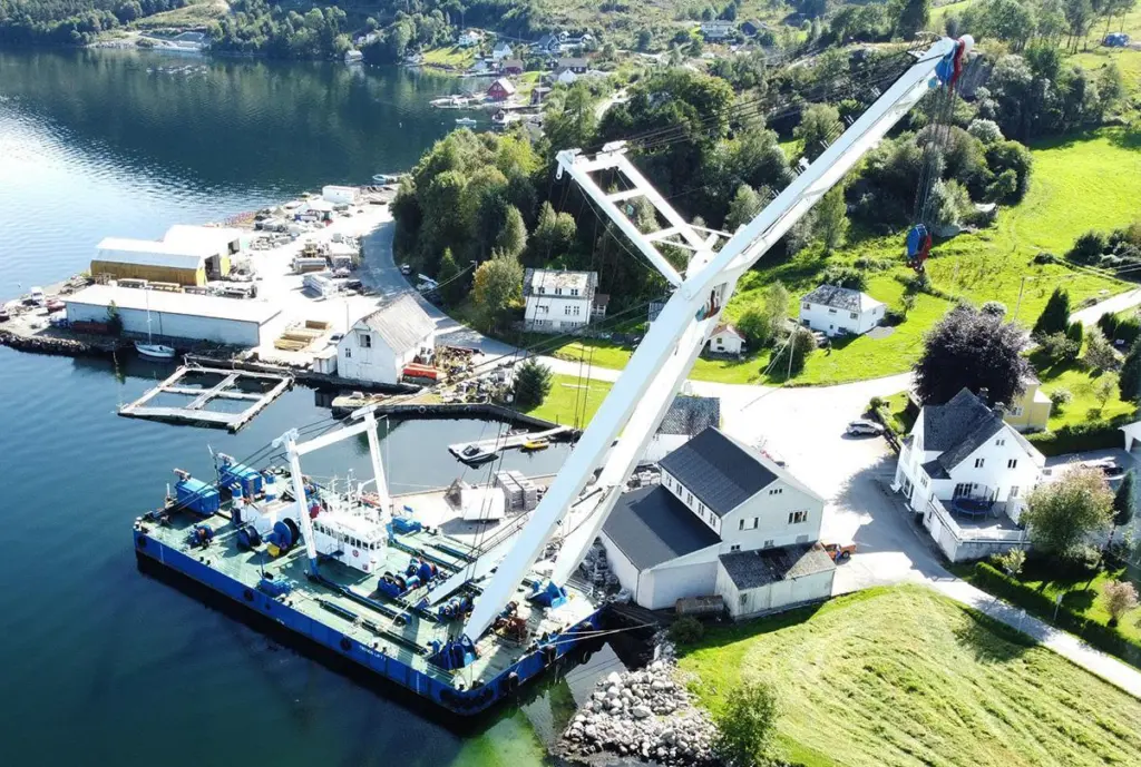 'Koole Lift 400' has a long and illustrious history within the marine salvage sector  (Koole Contractors)