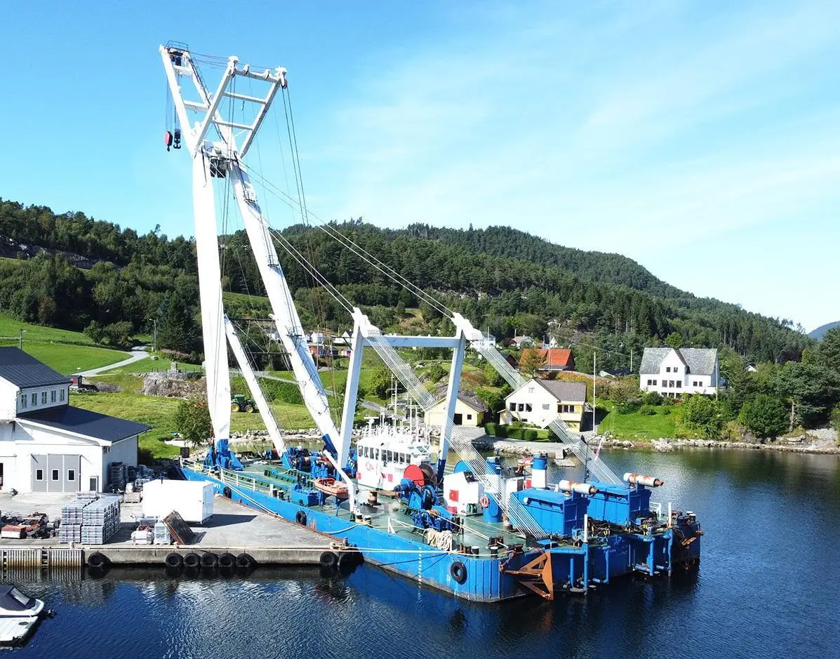 The new crane vessel provides Koole Contractors with greater heavy-lift flexibility (Koole Contractors)