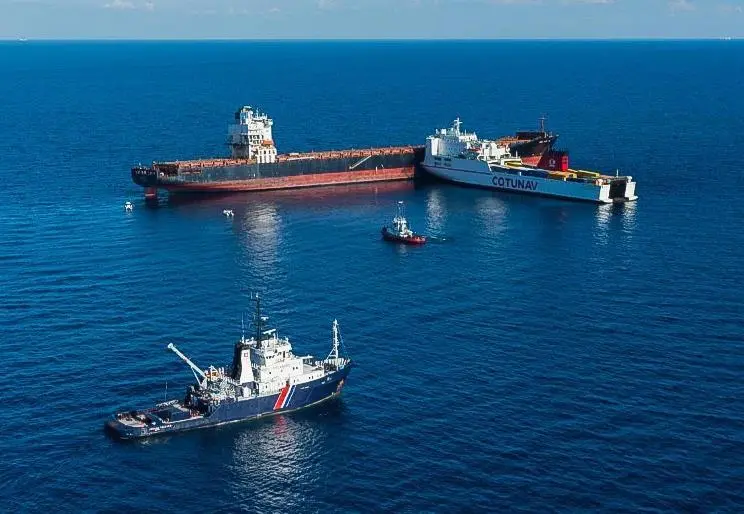 Emergency intervention with marine casualties is all part of Les Abeille's services (Marine Nationale)