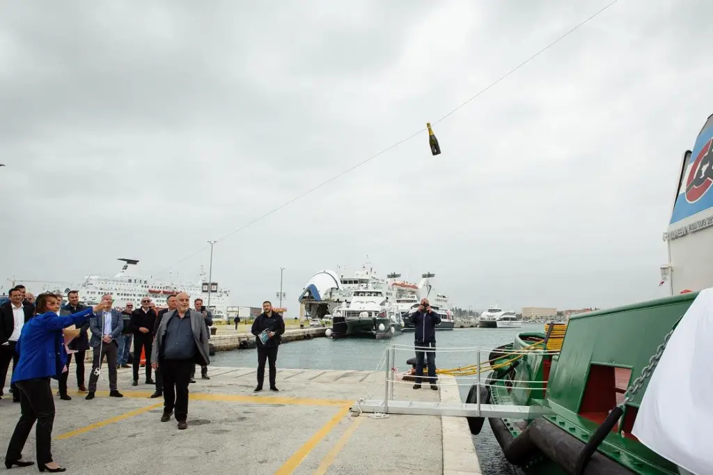 'Hrabri' was christened in a traditional naming ceremony (Damen)
