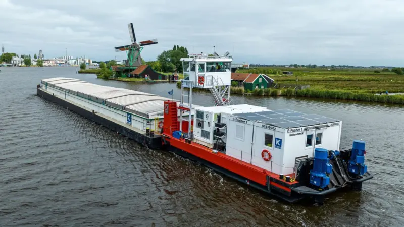 Padmos previously built 'E-Pusher 1' for Cargill (Kotug)