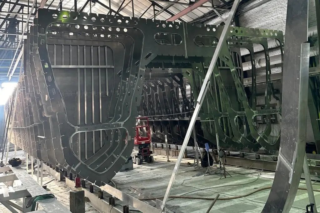 Brevity vessel in build