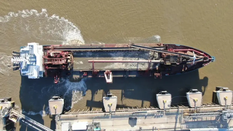 Tilbury dredging