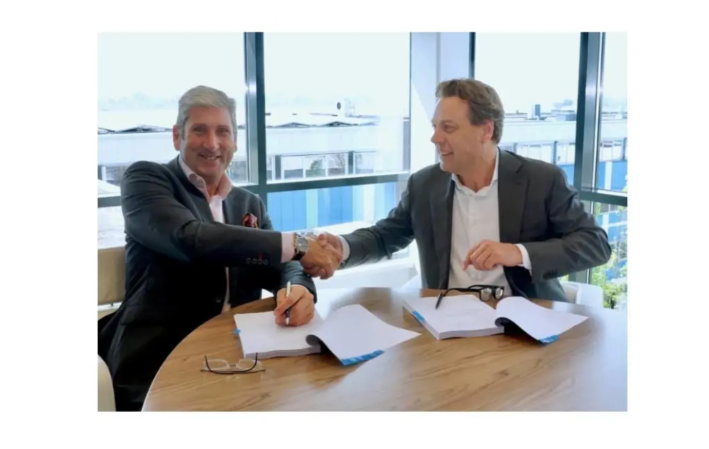 SFS CEO Julian Hobbs (L) and Damen CEO Arnout Damen