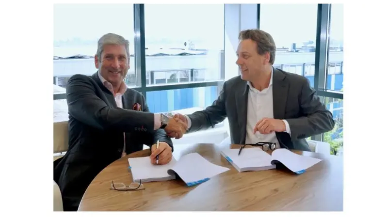 SFS CEO Julian Hobbs (L) and Damen CEO Arnout Damen