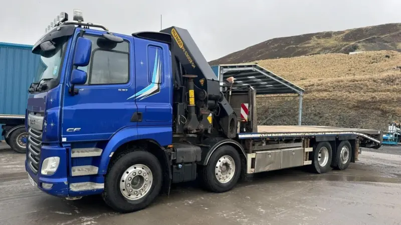 Landau UK enters the marine haulage business with its first lorry