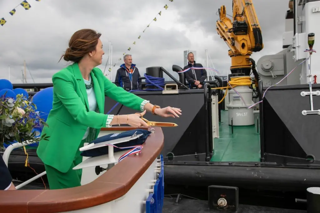 Naming of the Damen ASD Tug 3212 Multratug 35 (2)