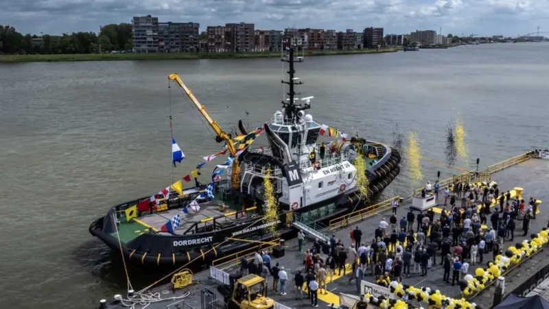 Damen Shipyards and Muller Dordrecht christen new Damen ASD Tug 3212 'En Avant 26' (Damen)