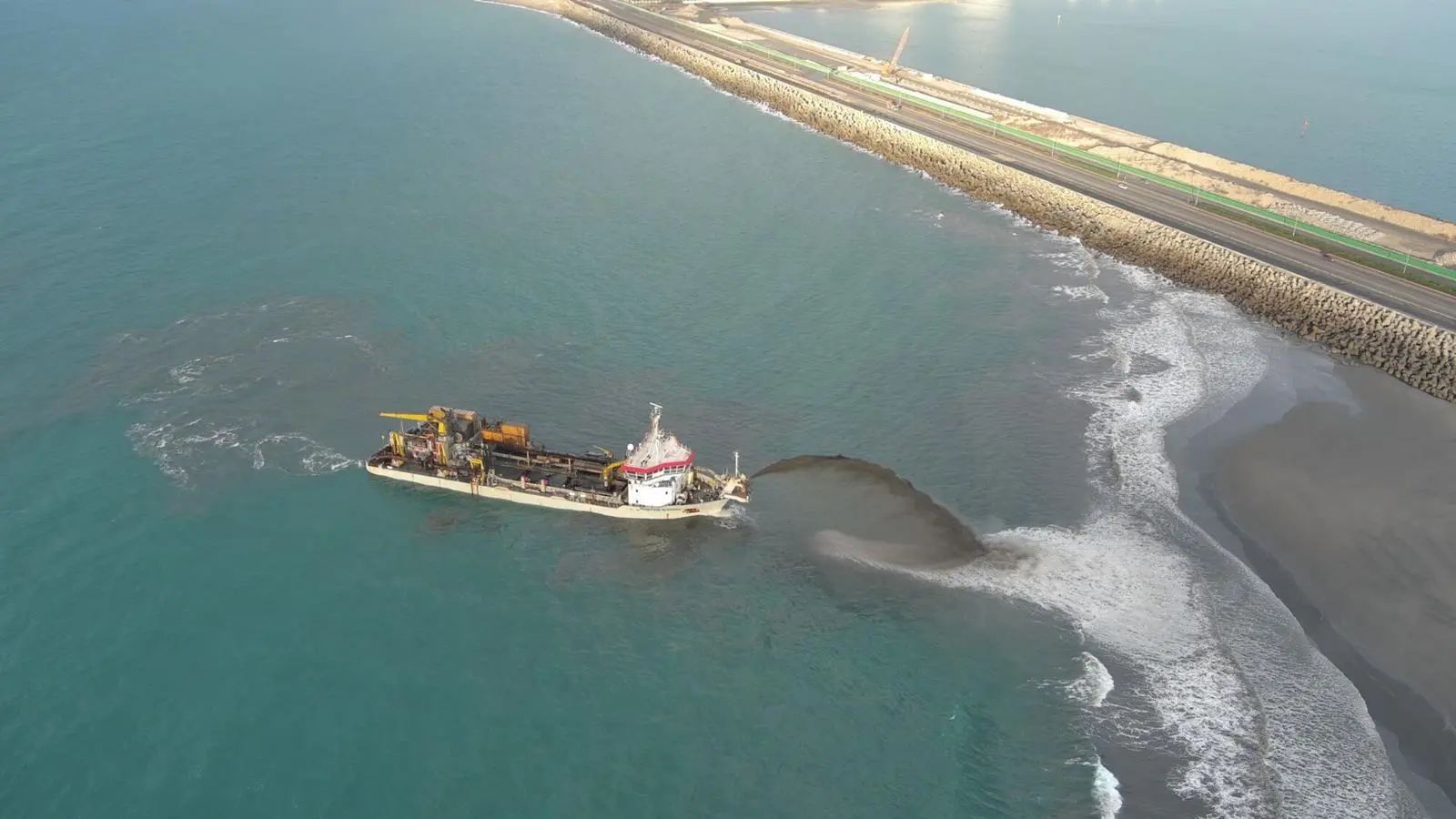 Jan De Nul 'Filippo Brunelleschi' dredging